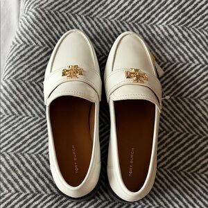 Tory Burch White Flats with Gold Emblem